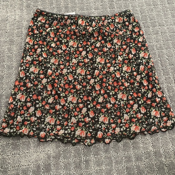 Urban Outfitters Printed Mini Skirt NWT Size S - Picture 7 of 9